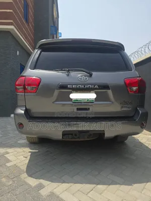 Toyota Sequoia SR5 4dr SUV 4WD (4.6L 8cyl 6A) 2011 Gray