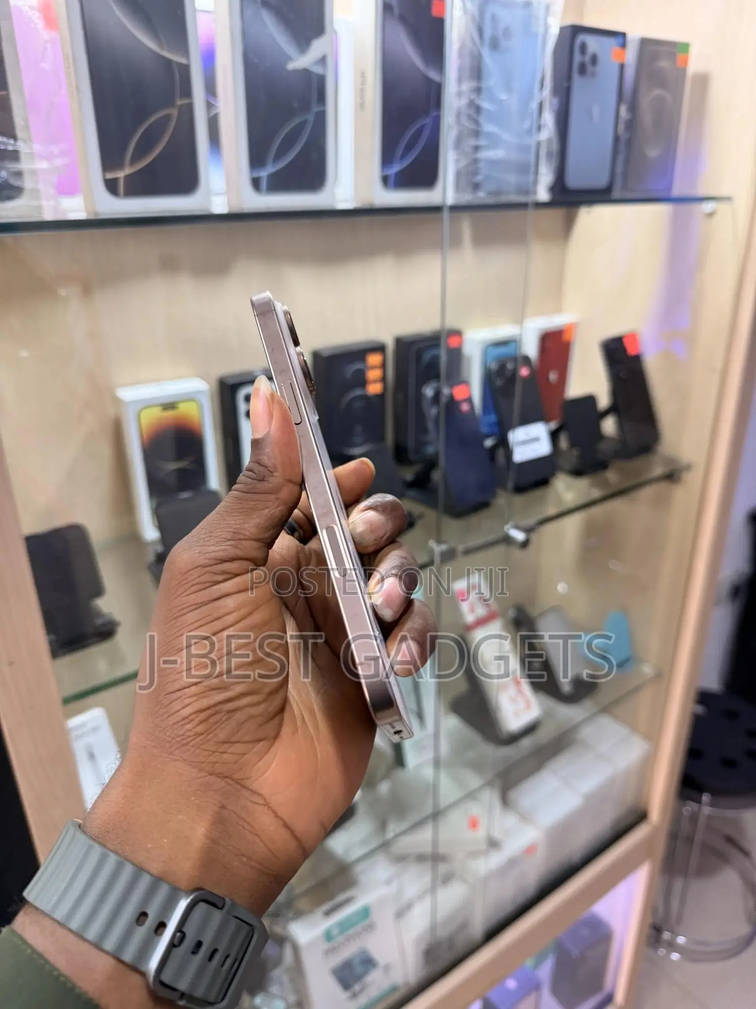 Apple iPhone 16 Pro Max 256 GB Gold