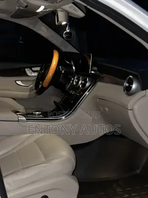 Mercedes-Benz GLC-Class 2017 White