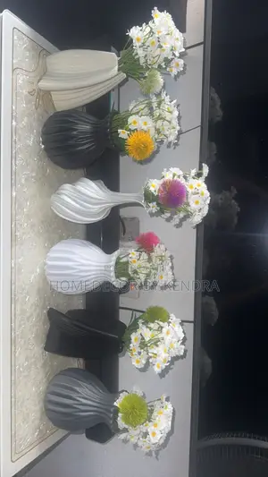 Minimal Table/Shelf Flowers