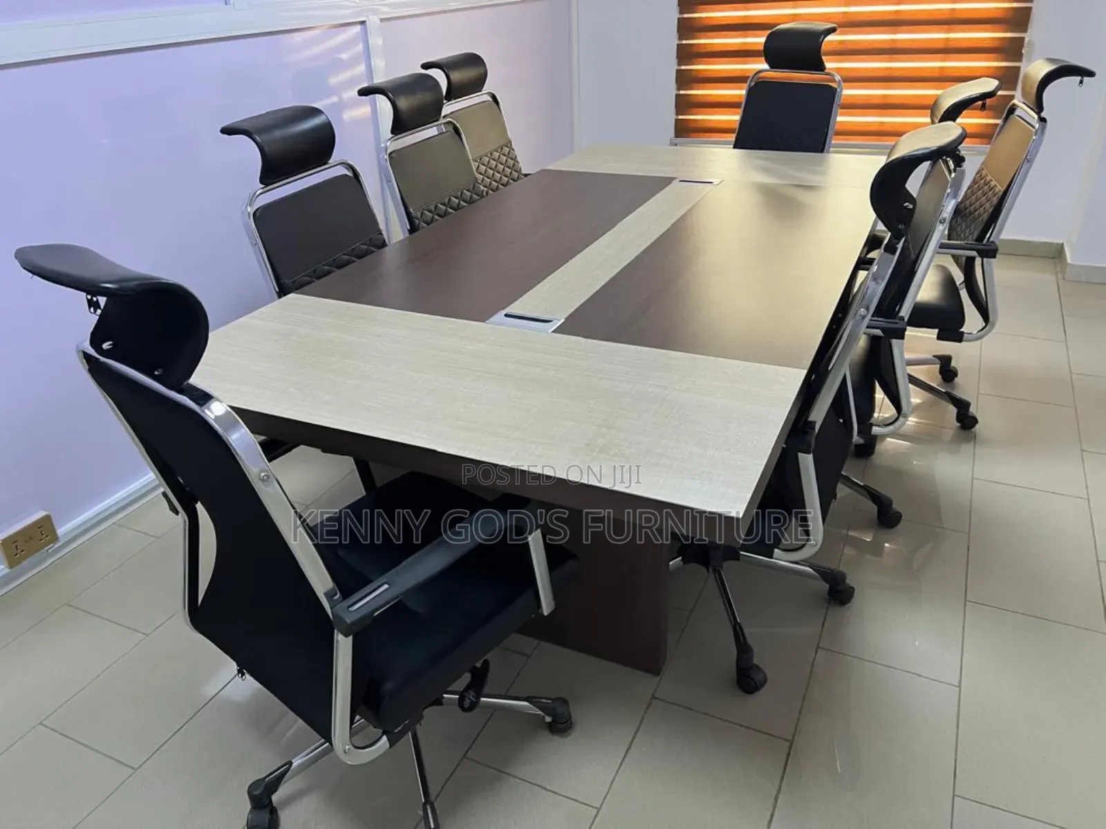 Minie Bored Room Conference Table