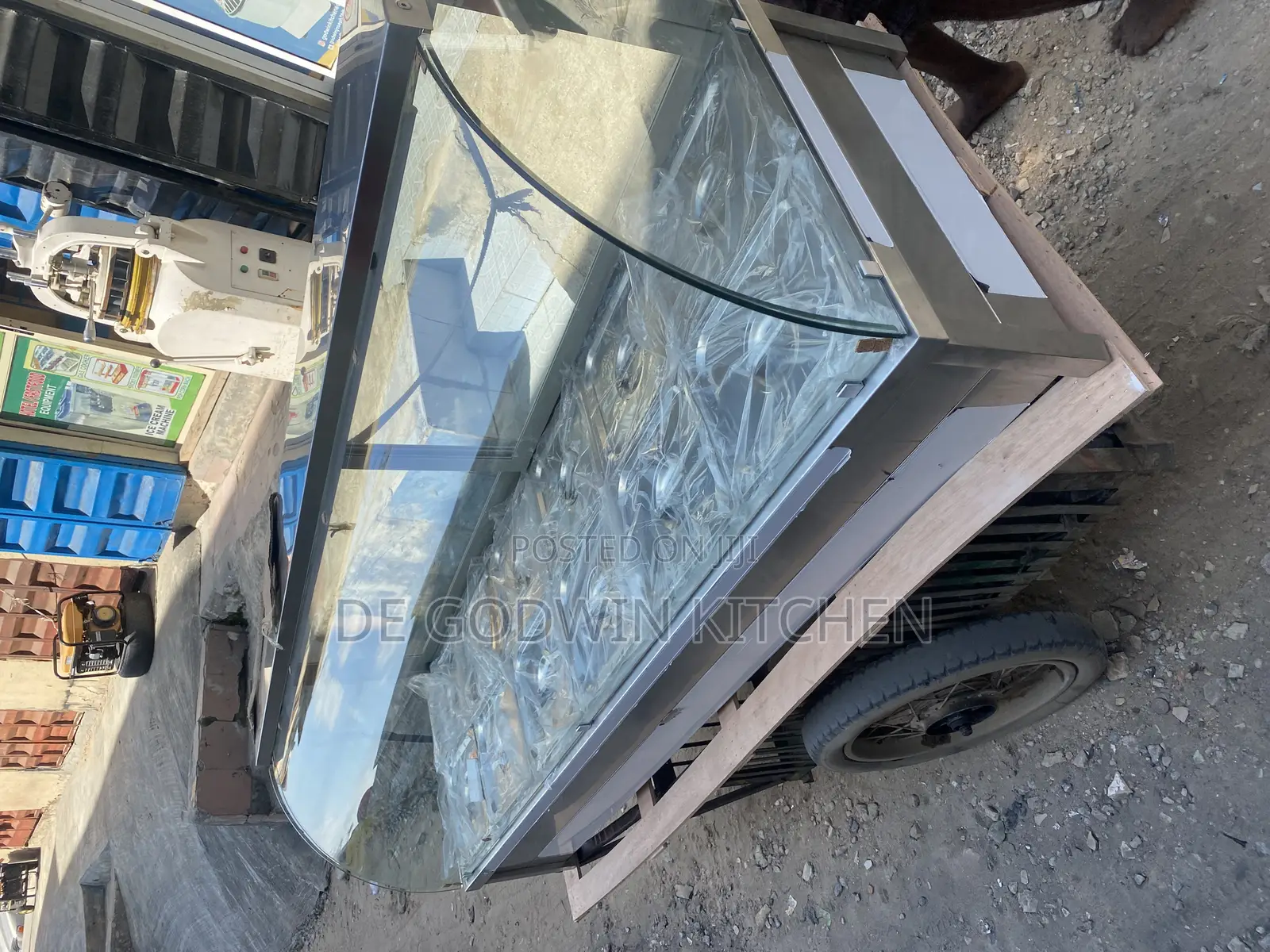 12plate Curved Glass Food Warmer Now Available