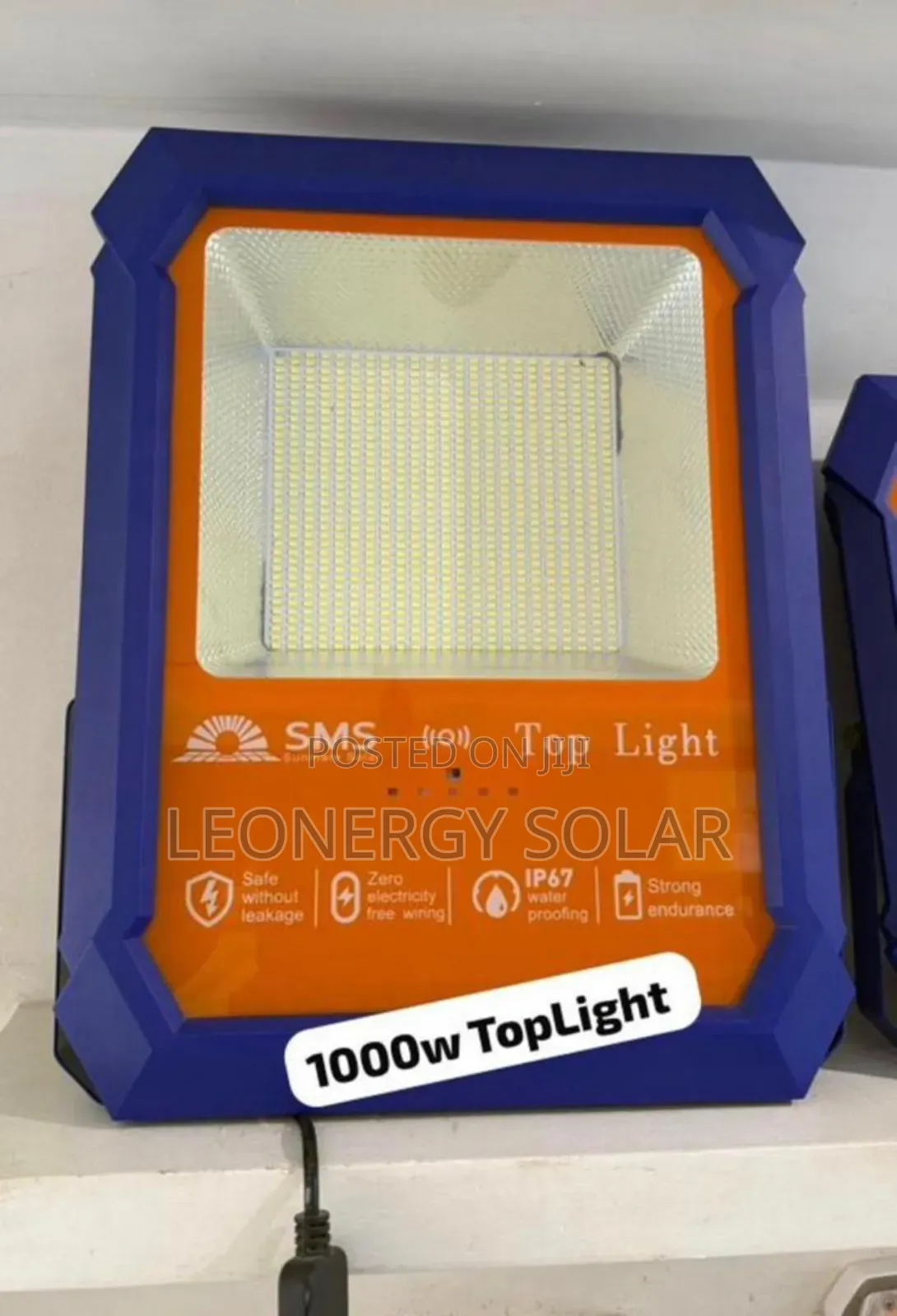 SMS 1000w Top Solar Flood Light