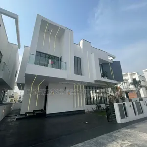 5bdrm Duplex in Chevron for sale