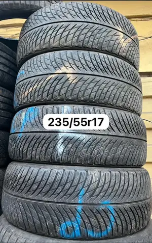 235/55/17 Michelin Four Uniform