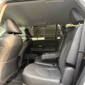 Toyota Highlander XLE AWD 2024 Silver
