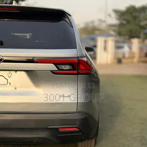 Toyota Highlander XLE AWD 2024 Silver