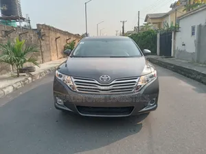 Toyota Venza AWD 2010 Gray