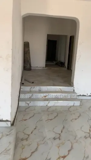 4bdrm Bungalow in Akobo for sale