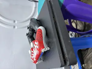 Very Clean Ps4 Slim With 2 Pads and Latest Games