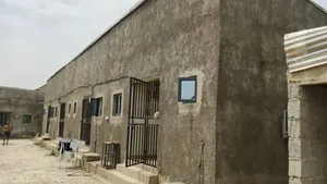 1bdrm Room & Parlour in Lape Estate Road for rent