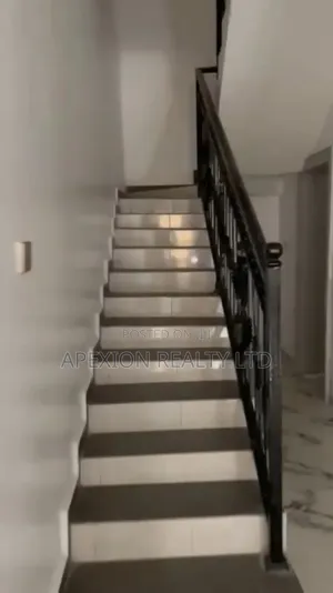 4bdrm Duplex in Gitto Estate, East West Road for sale