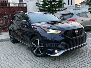 Toyota Highlander XSE 2022 Blue