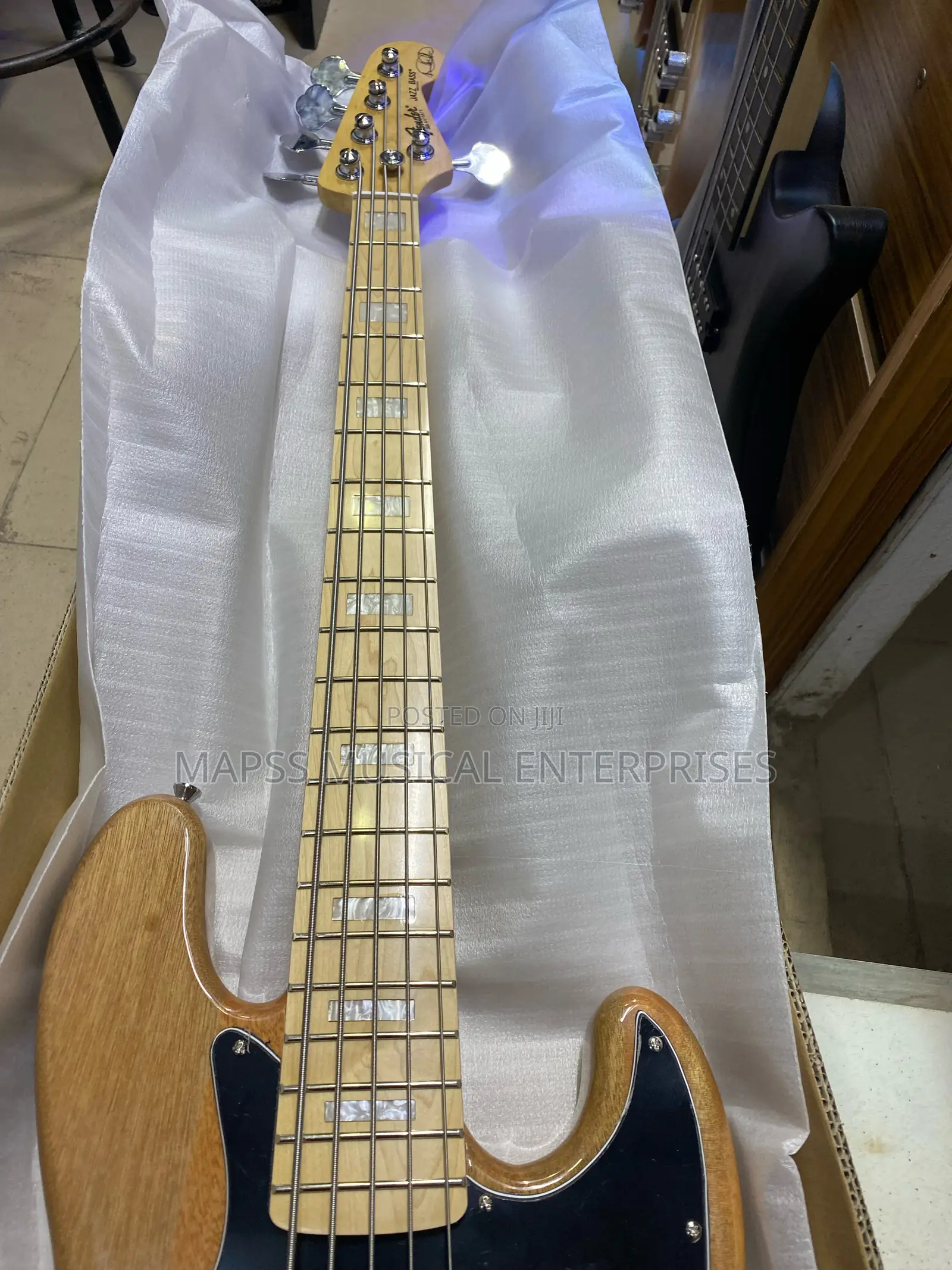 Squier Fender Jazz Bass V