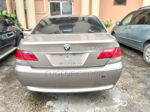 BMW 520i 2009 Gold