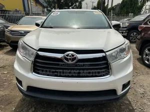 Toyota Highlander XLE 4dr SUV AWD (3.5L 6cyl 6A) 2014 White