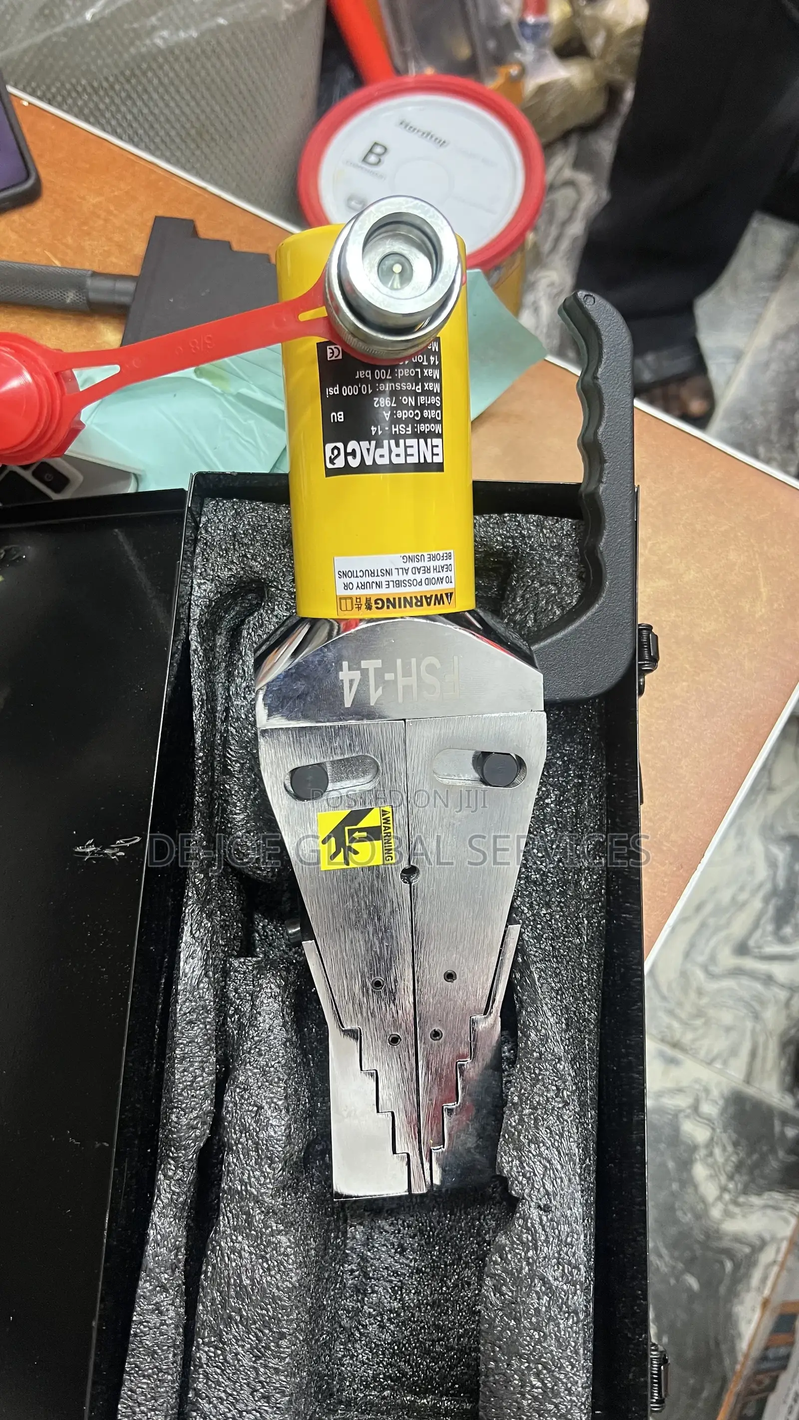 Enerpac Flange Spreader Complete With Hand Pump