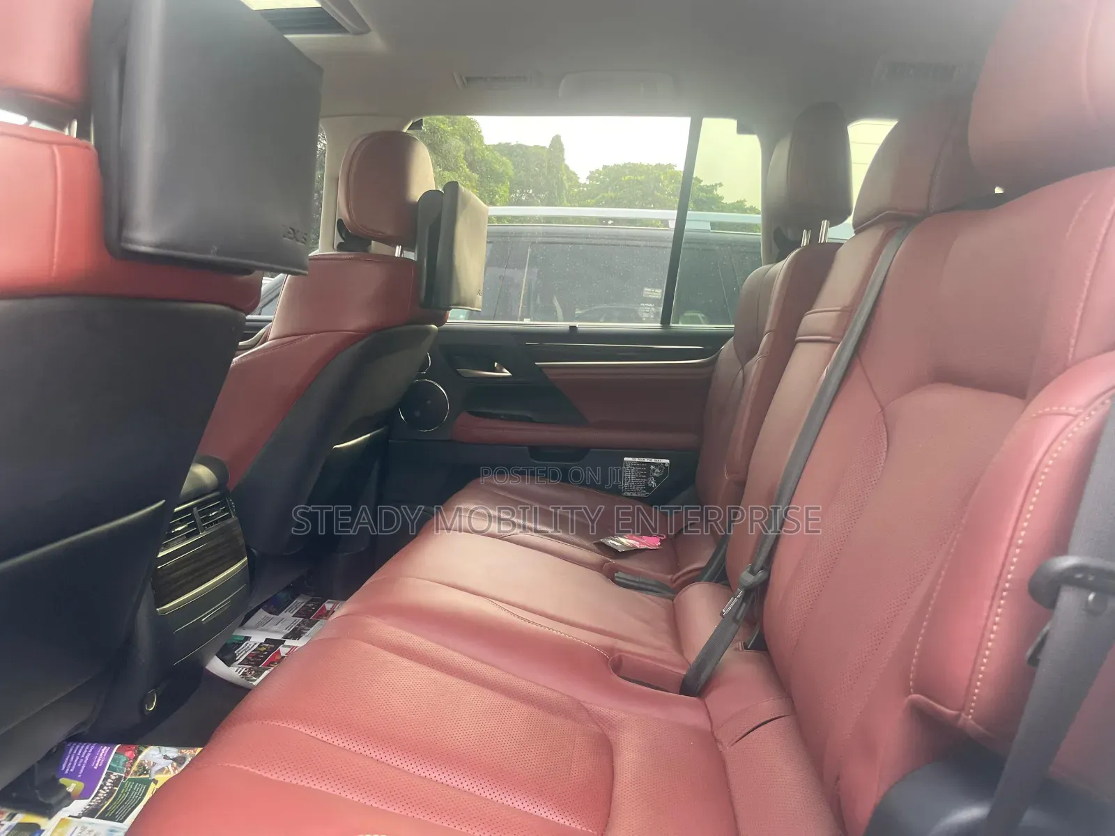Lexus LX 570 AWD 2019 White