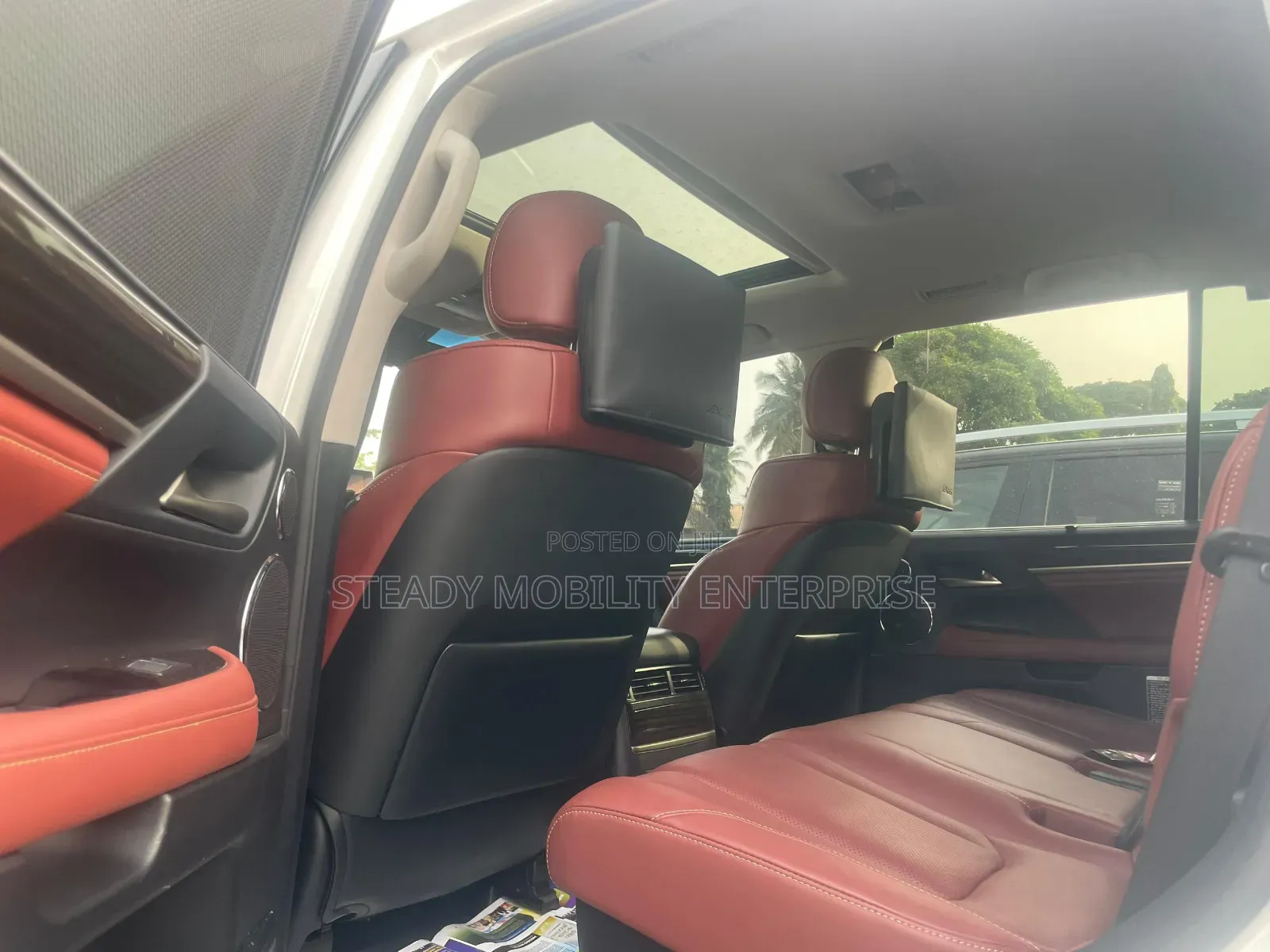Lexus LX 570 AWD 2019 White