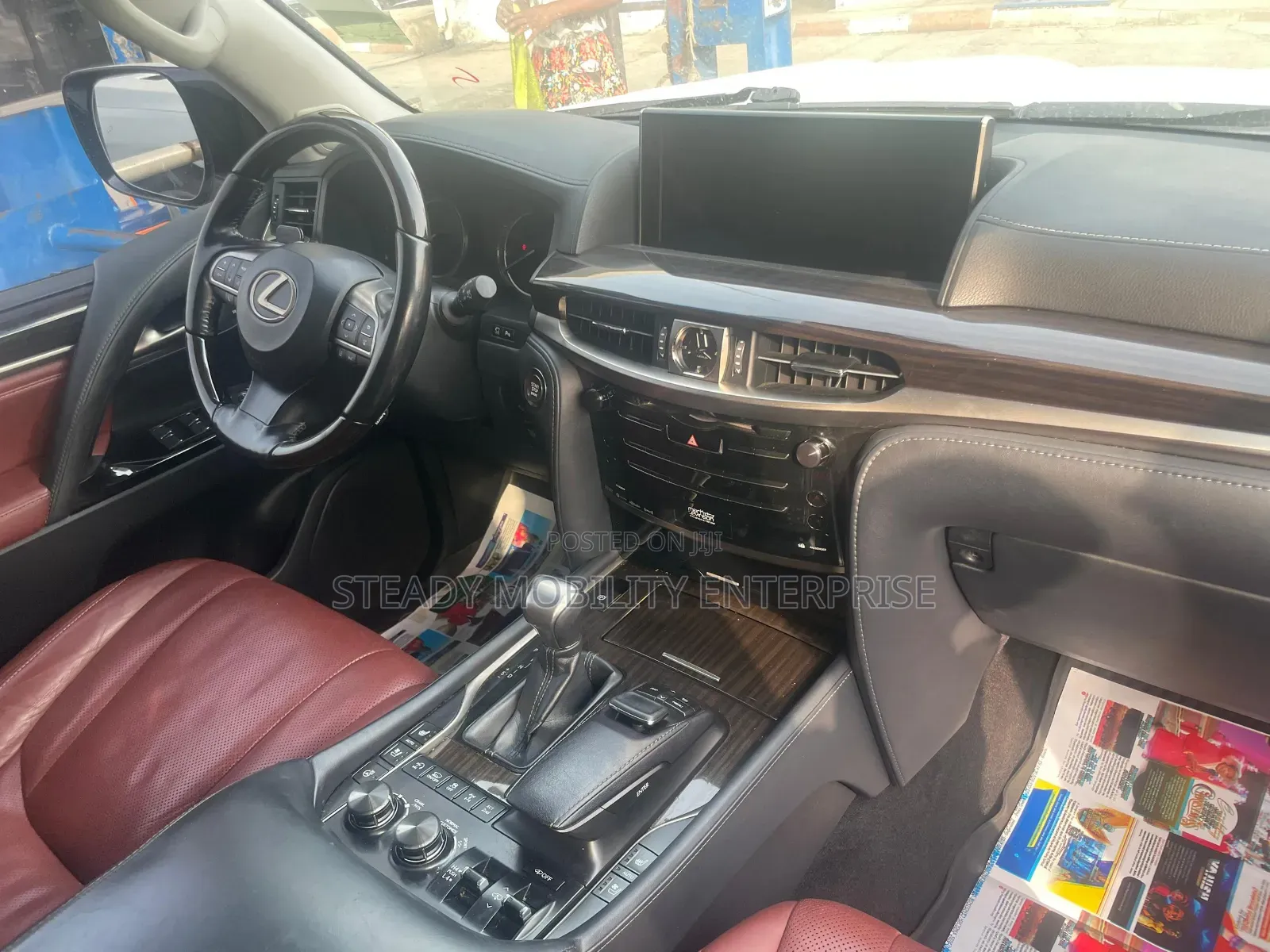 Lexus LX 570 AWD 2019 White