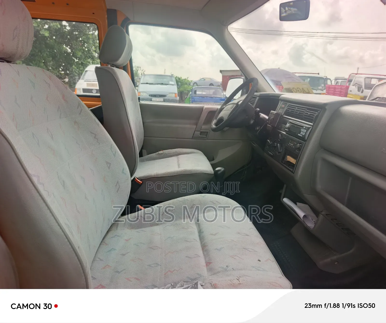 Volkswagen Transporter 2005 Yellow