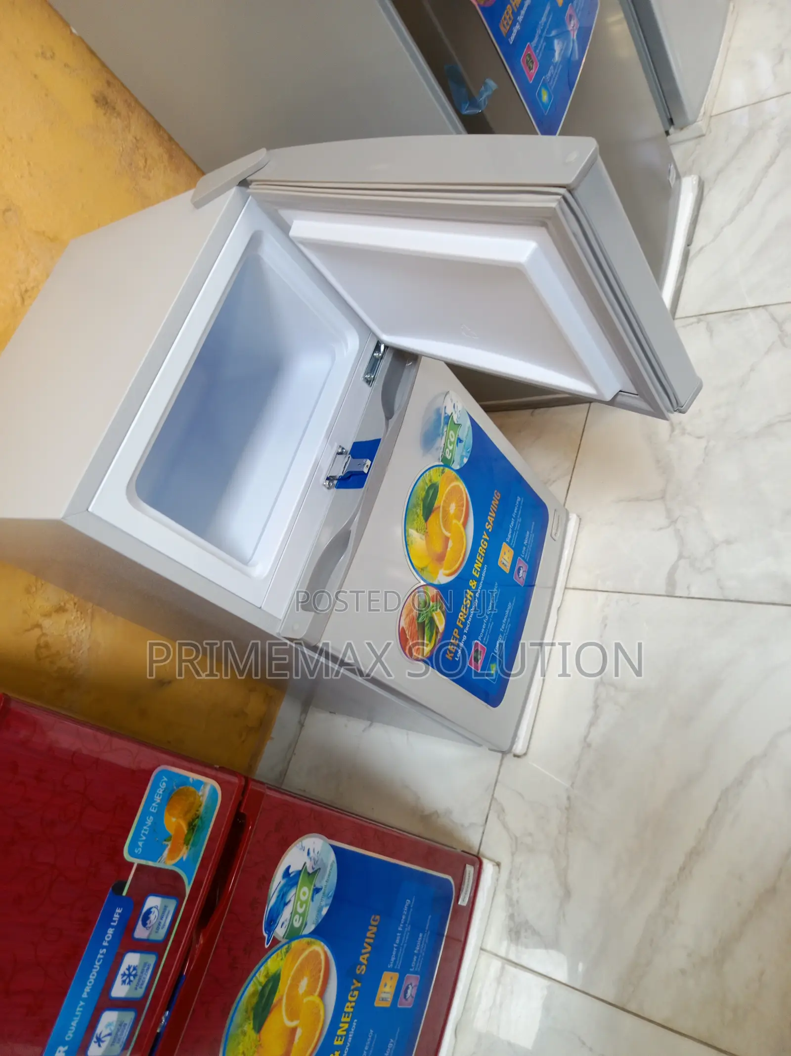 90l Silver Table Top Refrigerator – Lockable Door Can Dispenser