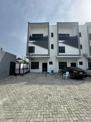 4bdrm Duplex in New Road, Lekki for rent