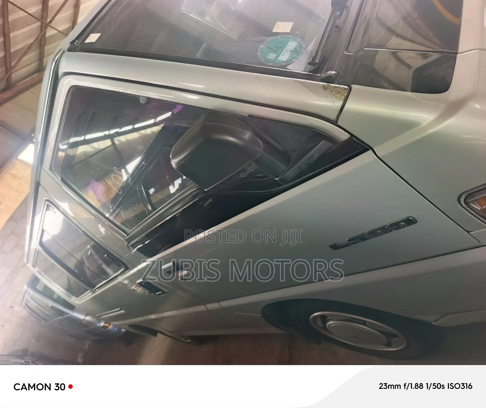 Mitsubishi L300 2005 Silver