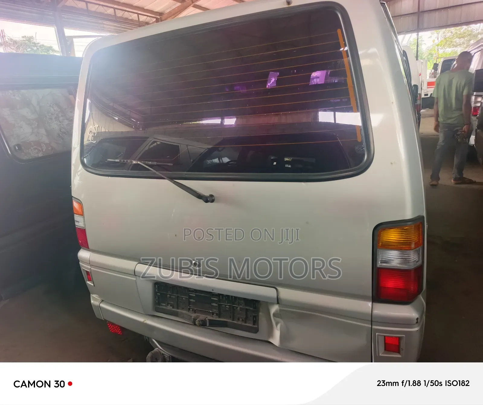 Mitsubishi L300 2005 Silver
