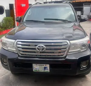 Toyota Land Cruiser 2010 Black