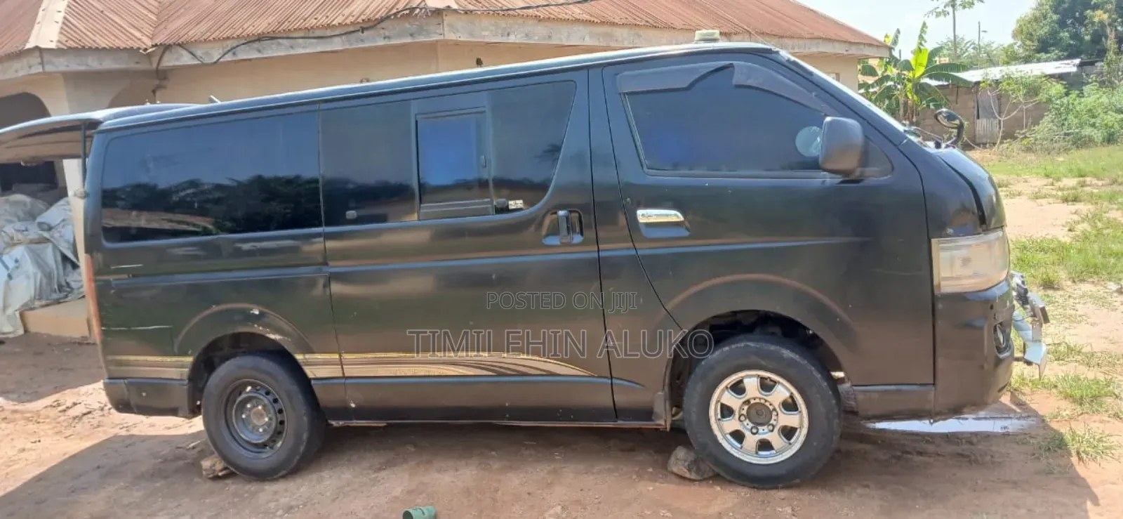 Toyota HiAce 2015 Black