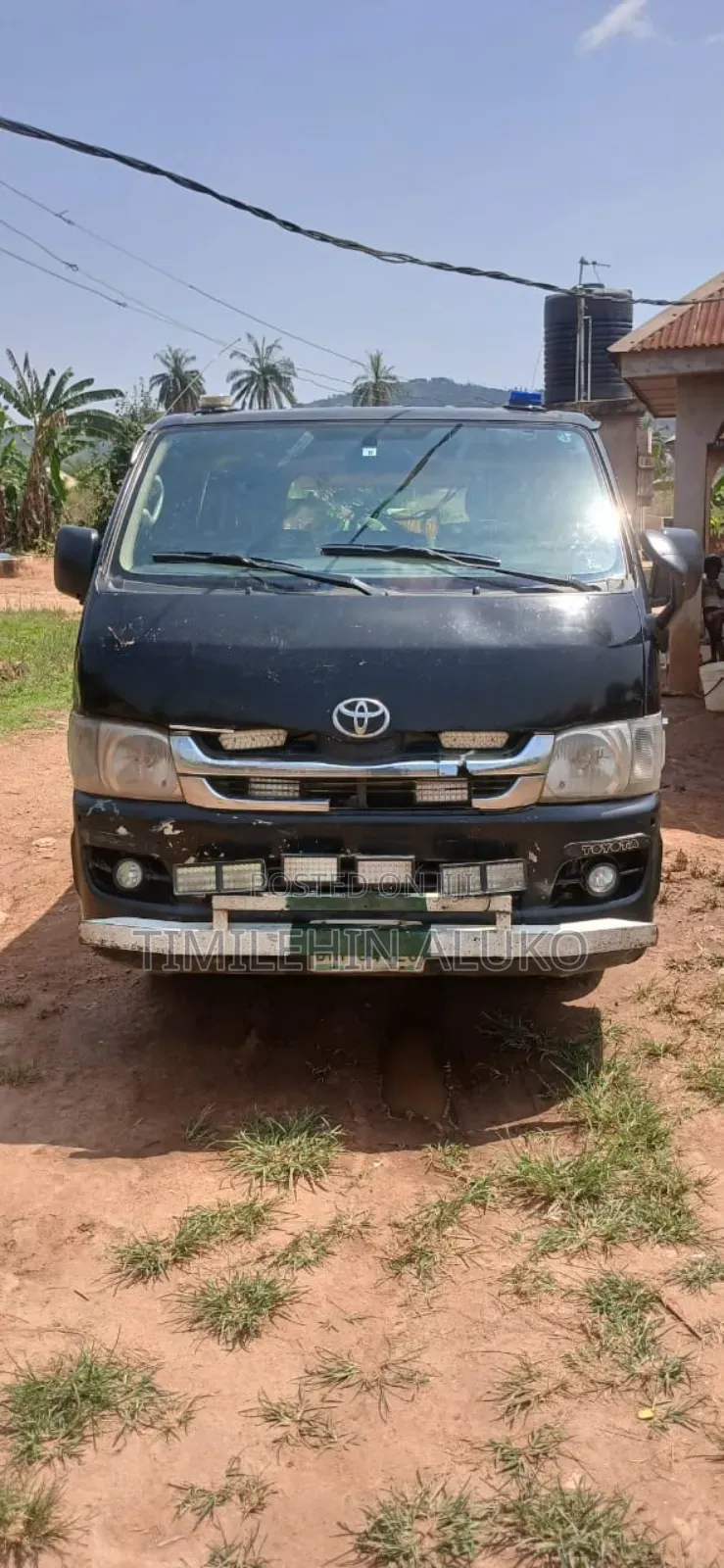 Toyota HiAce 2015 Black