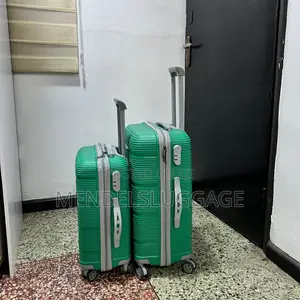Green Hard-Shell Spinner Suitcase Set (3 Pieces)