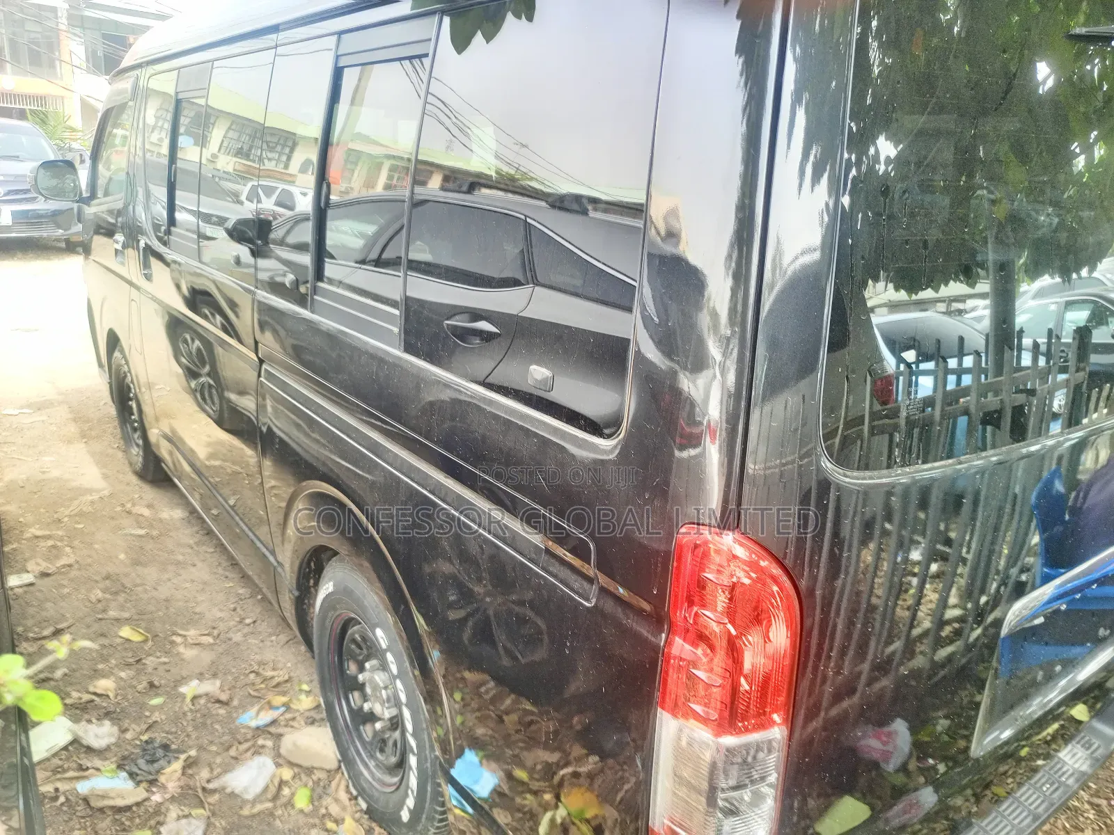 Toyota HiAce 2012 Black