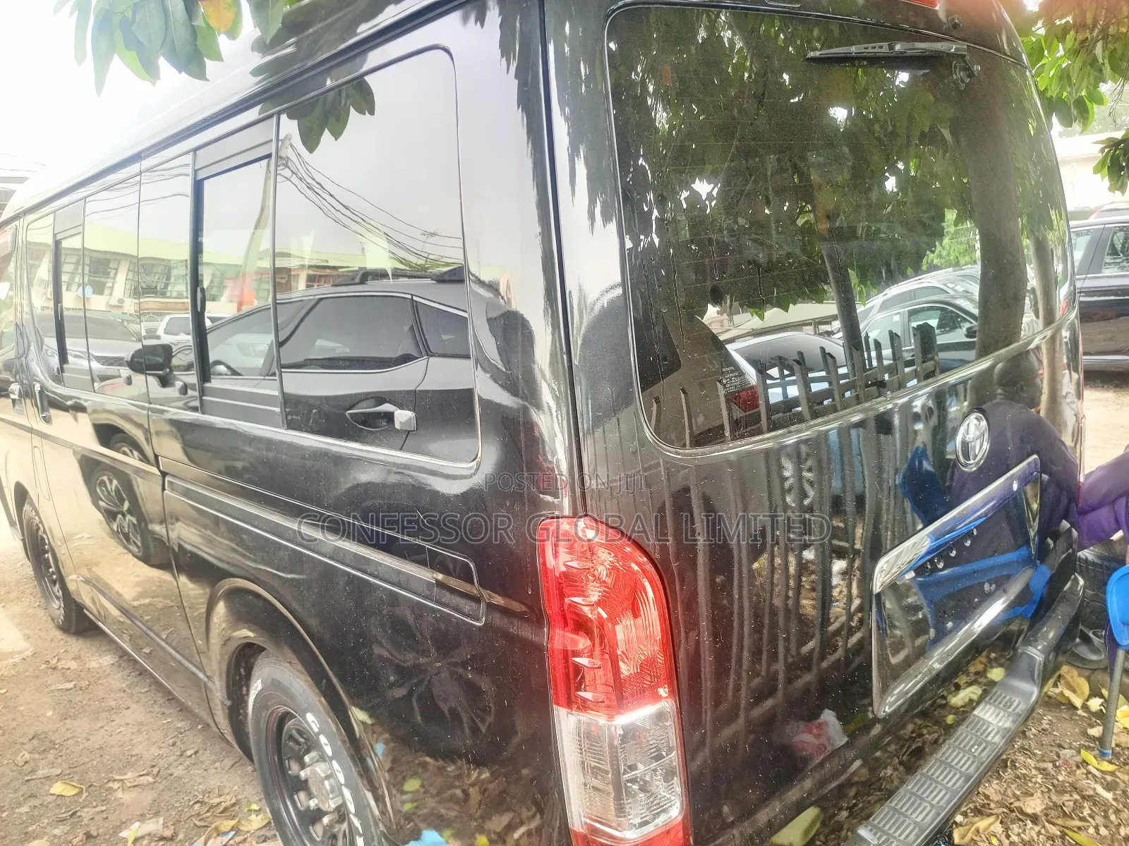 Toyota HiAce 2012 Black