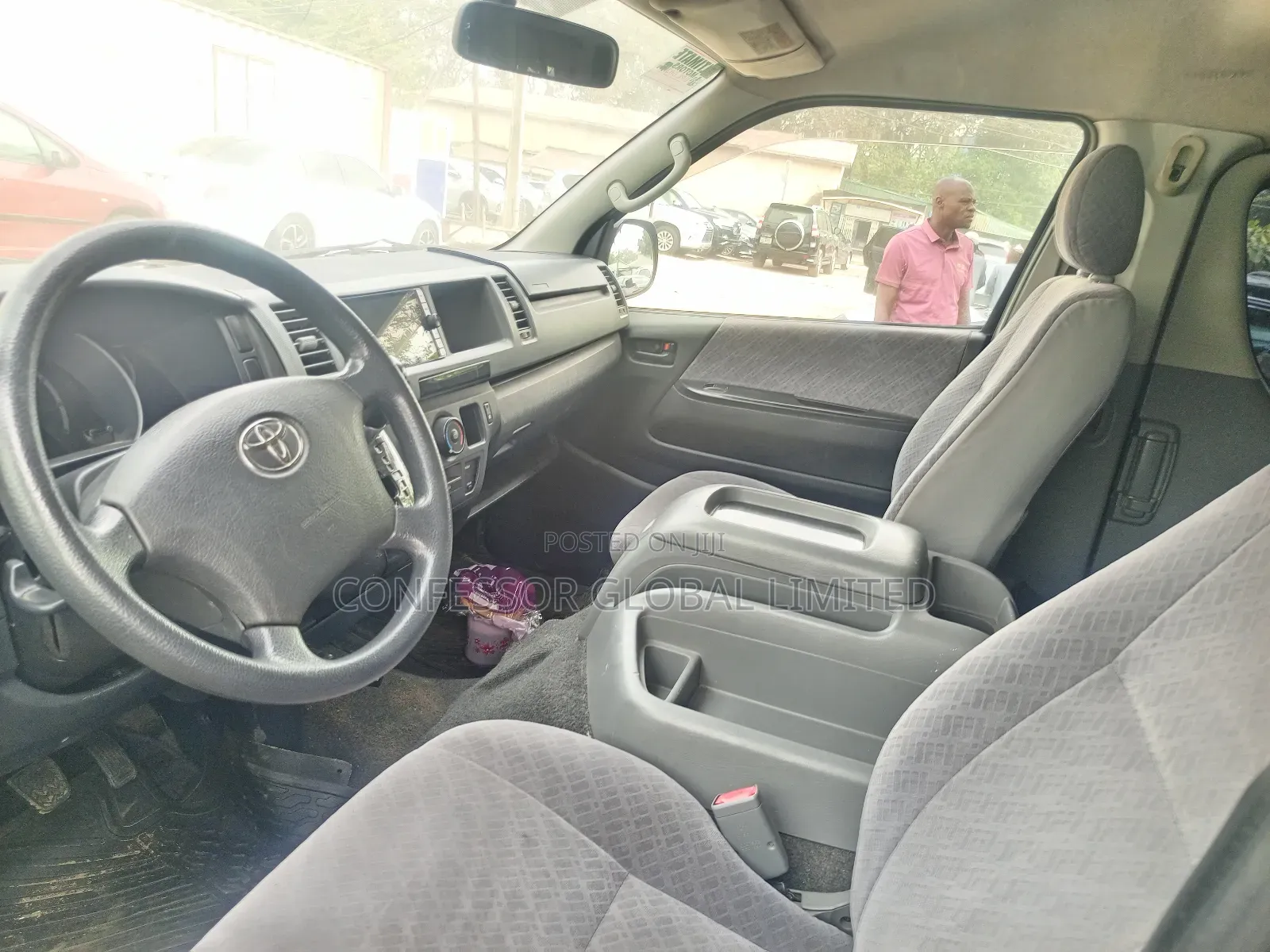 Toyota HiAce 2012 Black