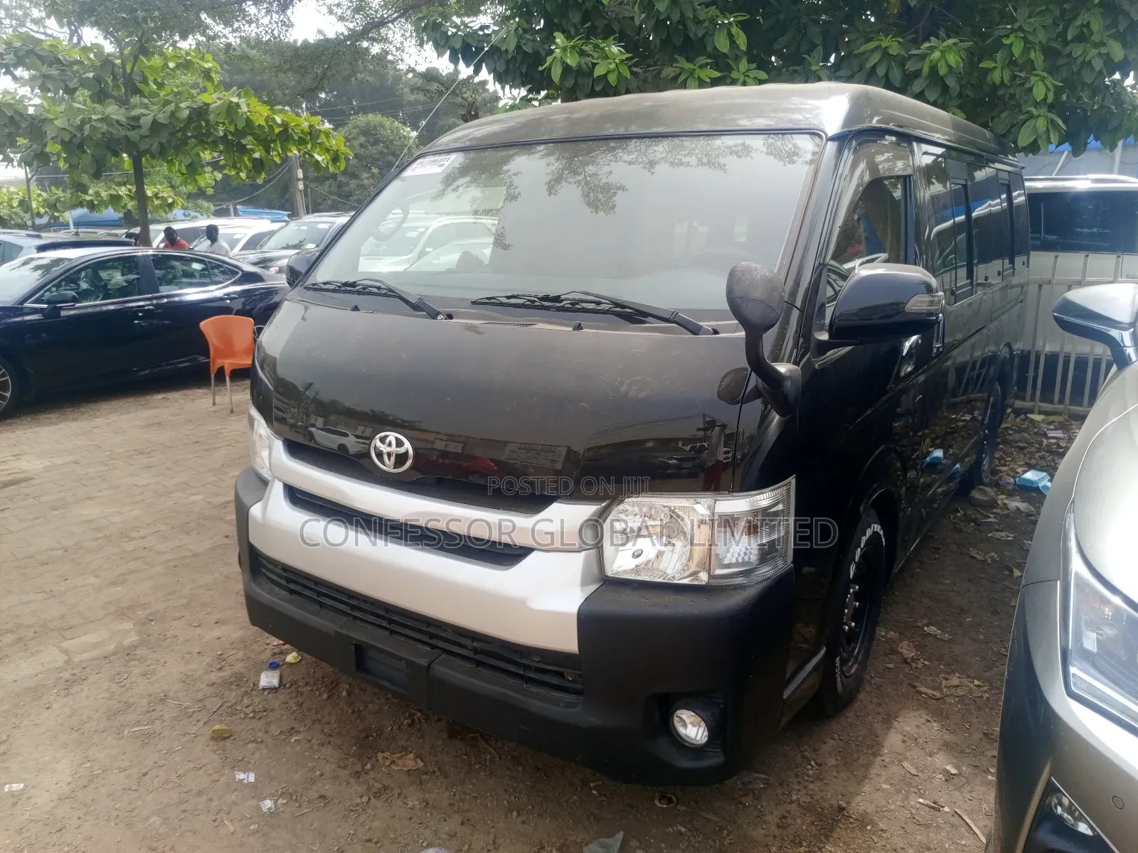 Toyota HiAce 2012 Black