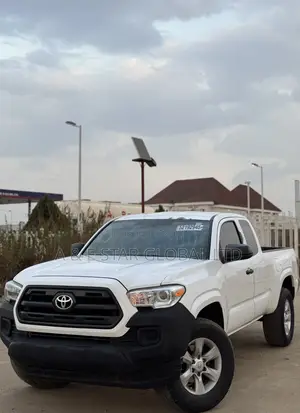Toyota Tacoma 2017 White