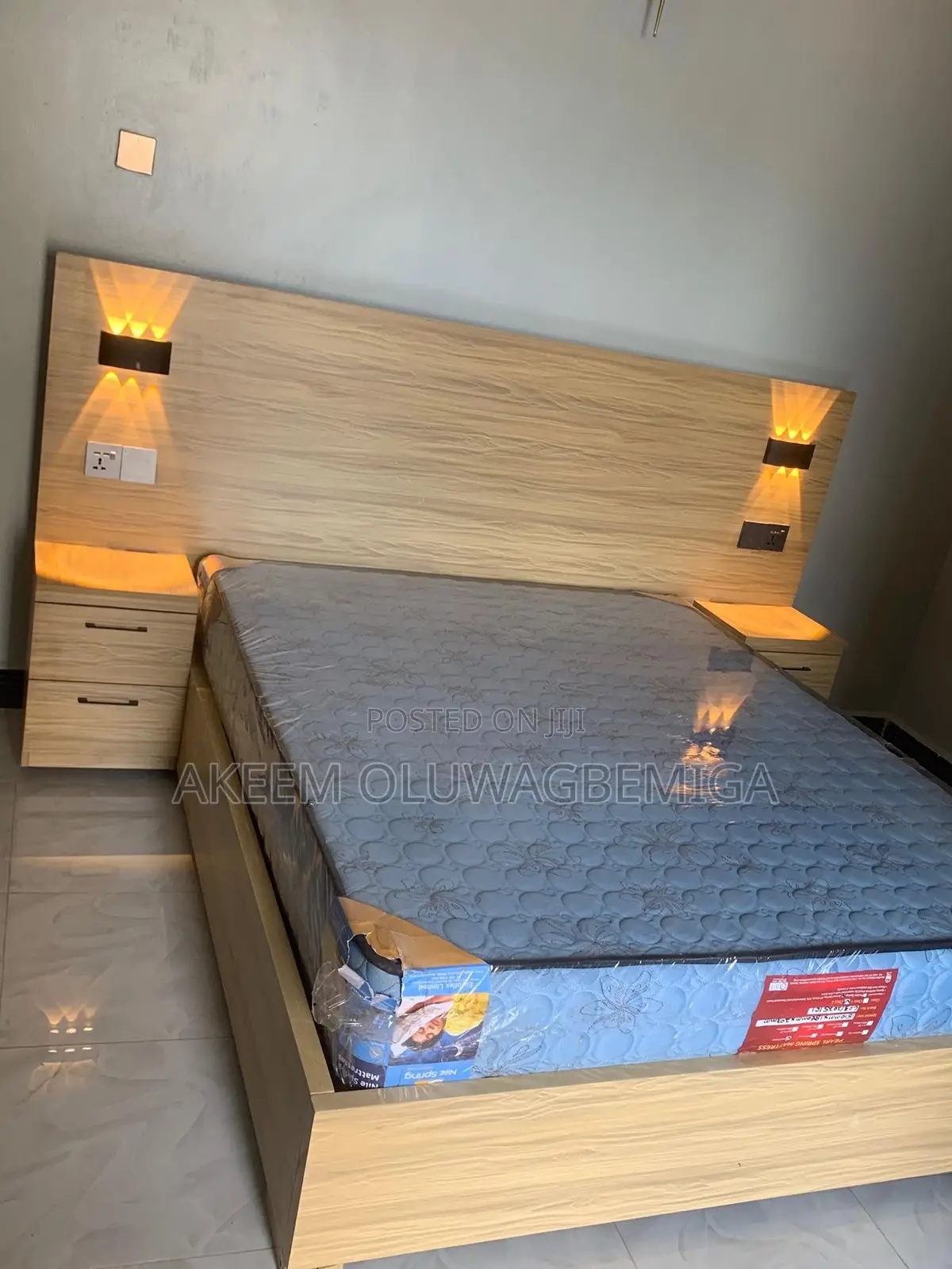 4.5by6ft Bedframe With Bedside Cabinets