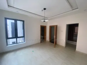 4bdrm Duplex in Banana Island for rent