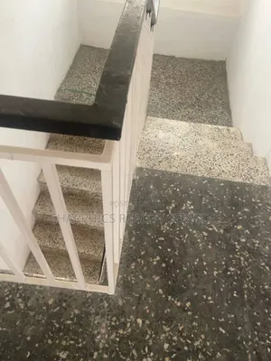 4bdrm Duplex in Banana Island for rent