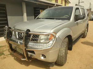 Nissan Pathfinder SE 4x4 2006 Silver