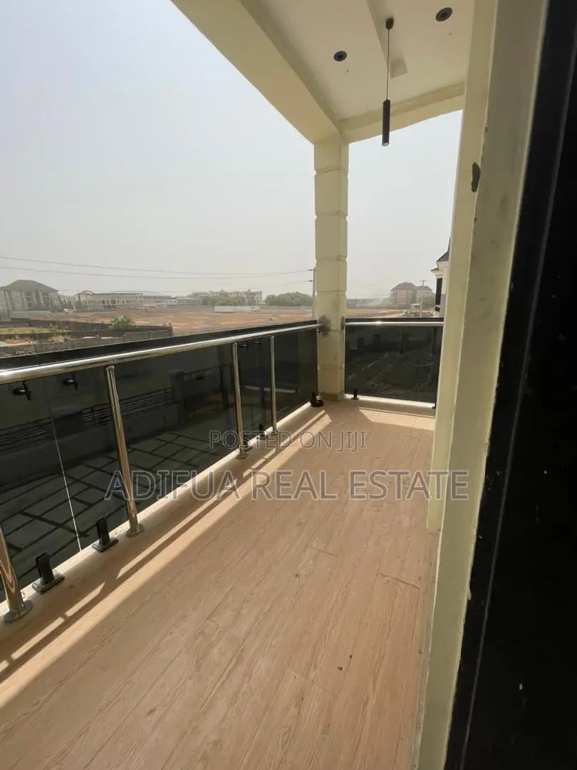 Smart 5-Bedroom Fully Detached + 2b.Q