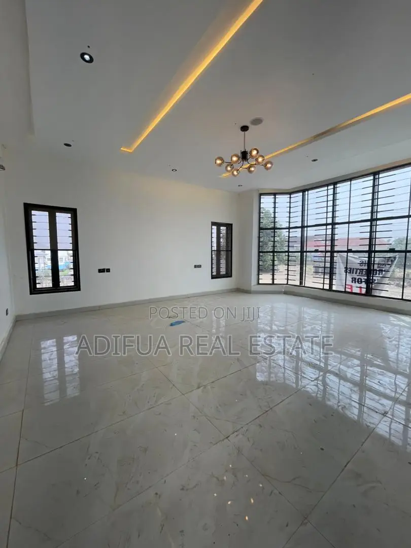 Smart 5-Bedroom Fully Detached + 2b.Q