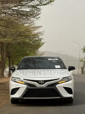 Toyota Camry XSE (2.5L 4cyl 8A) 2019 White