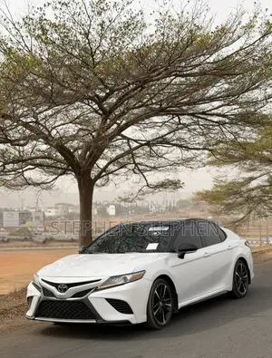 Toyota Camry XSE (2.5L 4cyl 8A) 2019 White