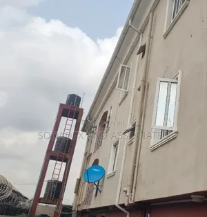 3bdrm Block of Flats in Iyano Oworo, Oworonshoki / Gbagada for rent