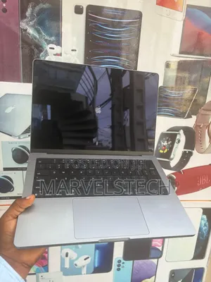 Laptop Apple MacBook Pro 2021 M1 16GB Apple M1 Pro SSD 512GB