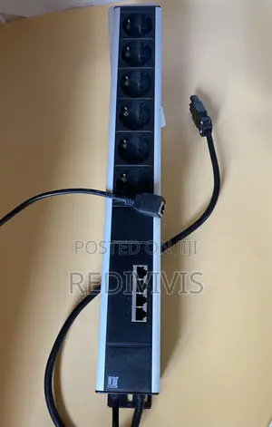 Bachmann Power Strip With 6 Power Sockets And Data Ports