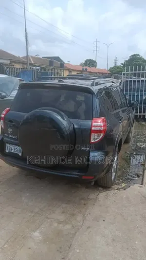 Toyota RAV4 2.5 Limited 4x4 2010